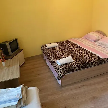 Apartment апартмент 27 юли 2 *